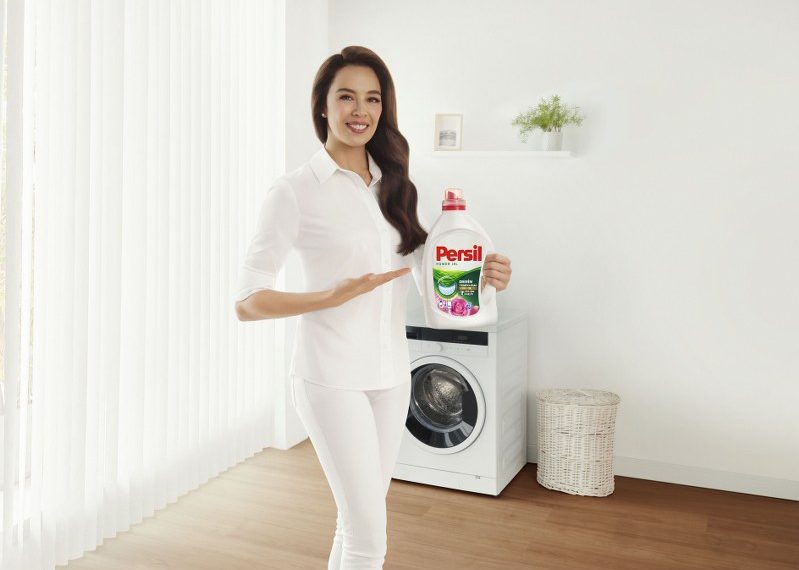 PERSİL, YENİ DERİN TEMİZLEME PLUS’I  AZRA AKIN İLE TANITIYOR!